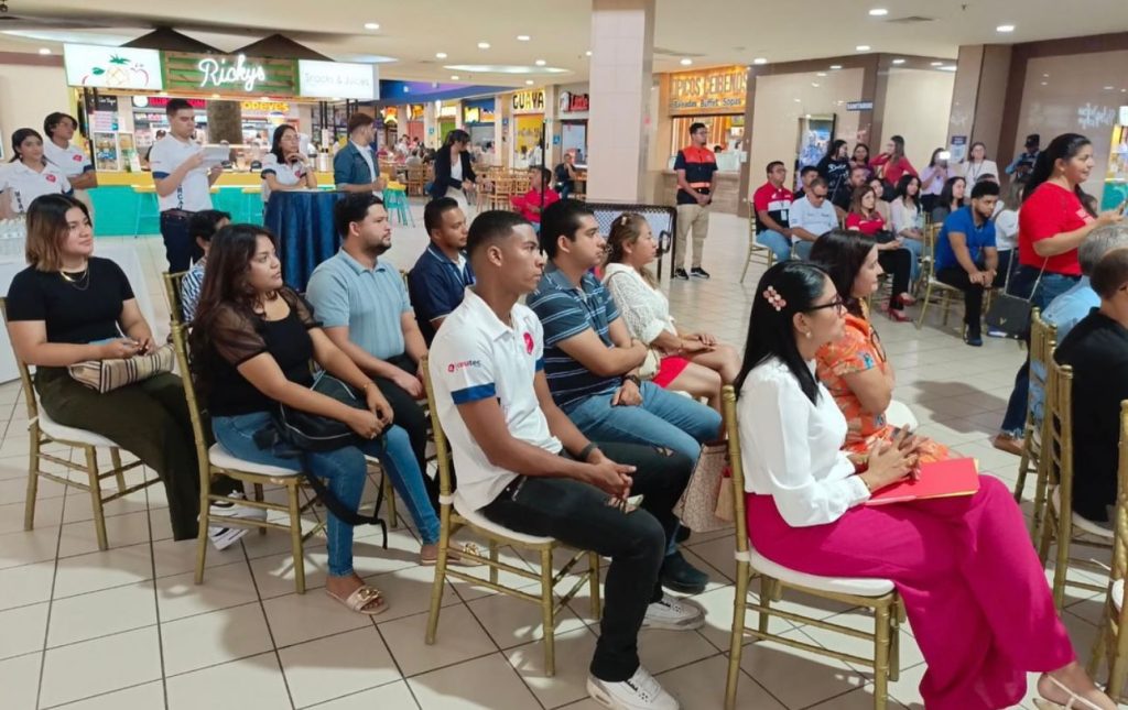 Estudiantes lanzan campaña “Tú direccionas tu vida” junto al CRILA para reforzar la seguridad vial en La Ceiba