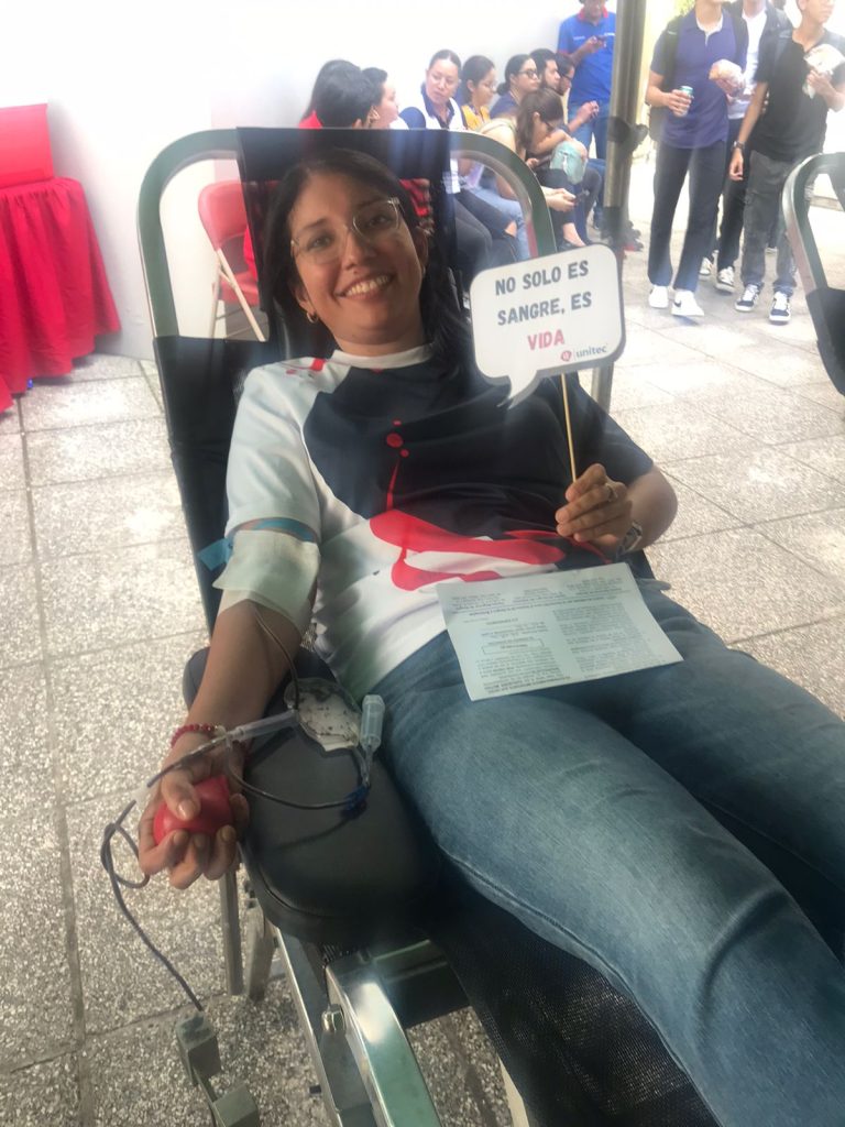 Exitosa jornada de donación de sangre por comunidad CEUTEC