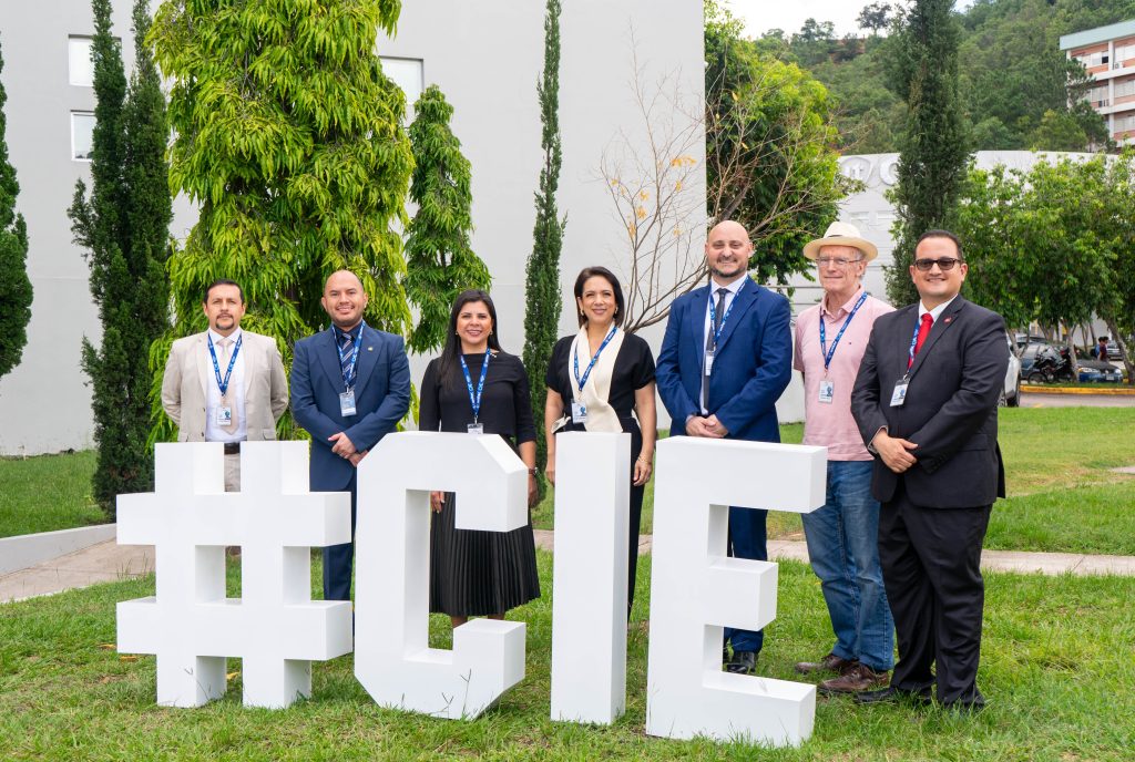 CEUTEC impulsa la innovación educativa en el CIE 2024